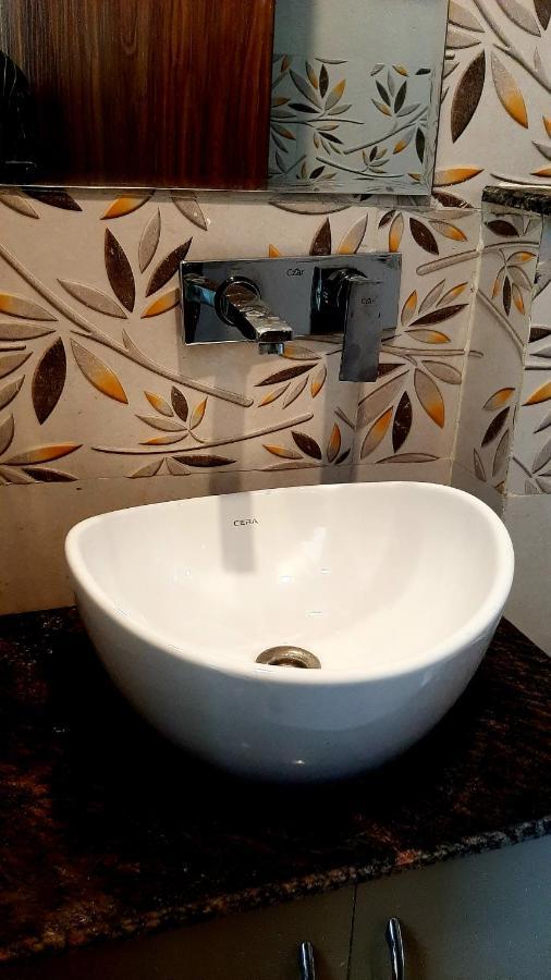 Hotel Hollywood Zirakpur Eksteriør billede