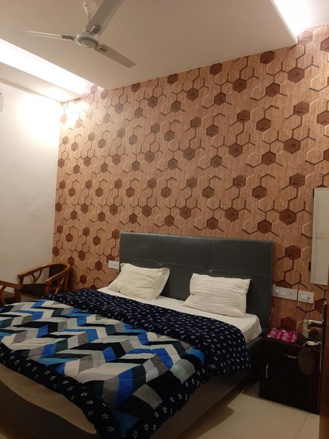 Hotel Hollywood Zirakpur Eksteriør billede