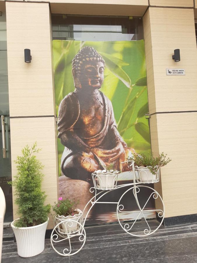 Hotel Hollywood Zirakpur Eksteriør billede