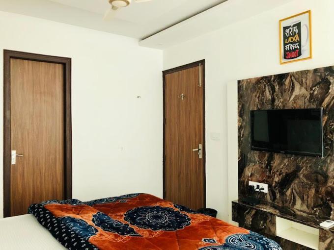 Hotel Hollywood Zirakpur Eksteriør billede