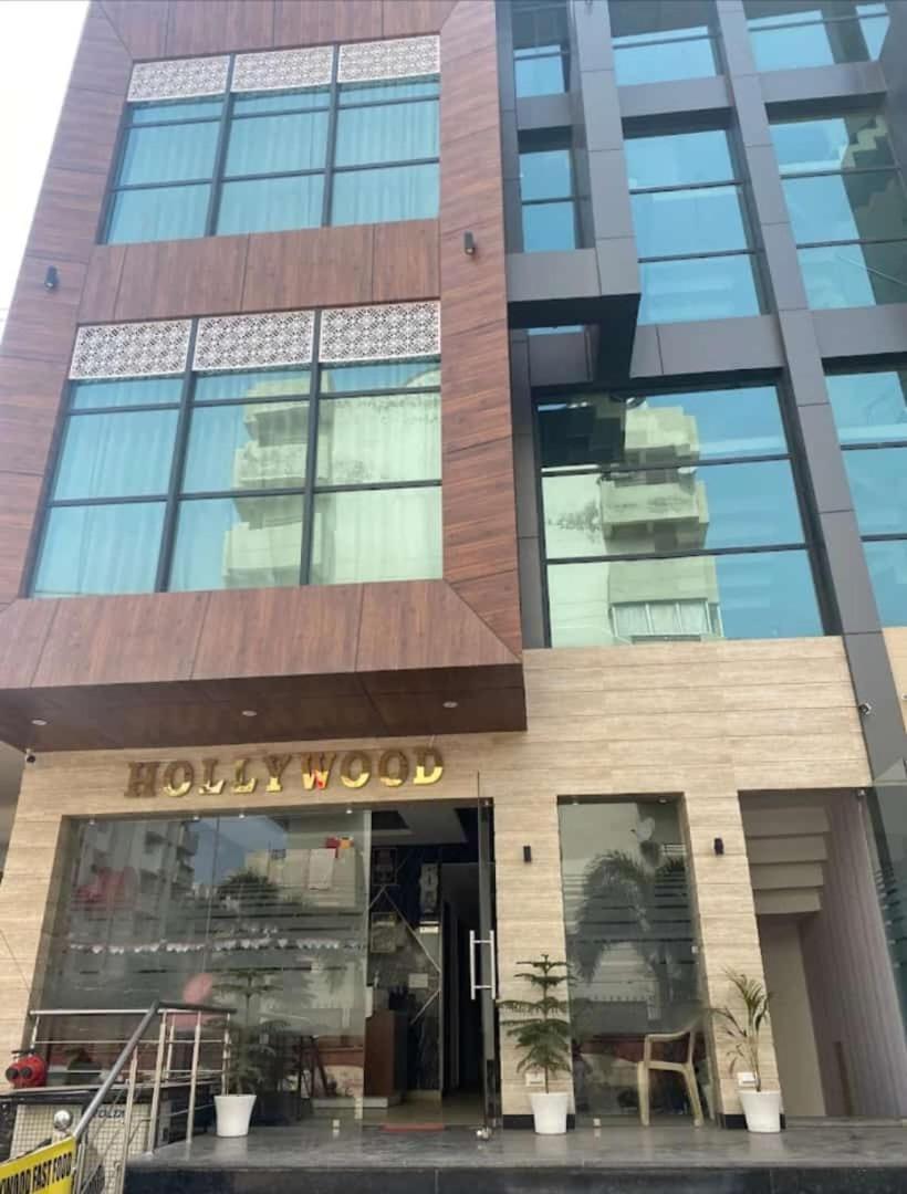 Hotel Hollywood Zirakpur Eksteriør billede